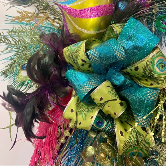 Peacock Contemporary Christmas Wreath With Lights - Picture 5 of 11